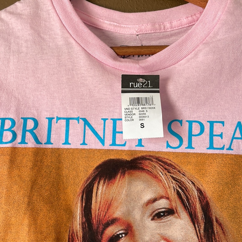 SOLD IN BOOTH - Britney Spears Graphic Tee Rue 21 / NWT / Size Small - Picture 4 of 6